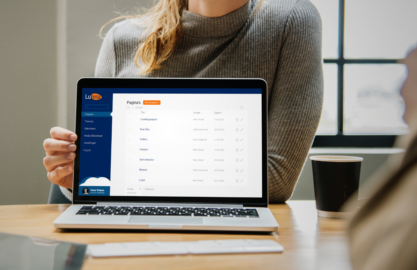 Macbook mockups lunna min 1